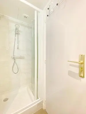 Salle de bains dans l'établissement Studio walkable distance to the Eiffel Tower