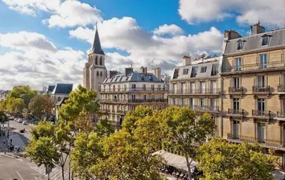 Vue générale sur Paris ou vue de la ville depuis l'appartement