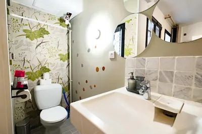 Salle de bains dans l'établissement Studio design Pigalle Montmartre