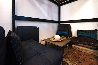 Coin salon dans l'établissement Studio design Pigalle Montmartre