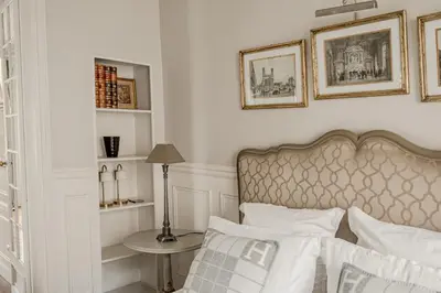 Un ou plusieurs lits dans un hébergement de l'établissement AC 3bds Apt with arc de triomphe view & terrace