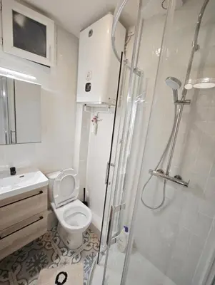 Salle de bains dans l'établissement Charming Home Near Paris Expo Porte de Versailles
