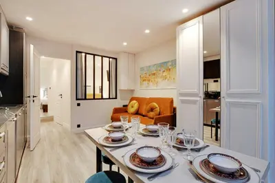 Cuisine ou kitchenette dans l'établissement Modern apartment - 2BR 6P - Enfants-Rouges