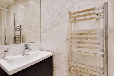 Salle de bains dans l'établissement Modern apartment - 2BR 6P - Enfants-Rouges