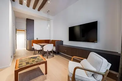 Télévision ou salle de divertissement dans l'établissement New suite 6 people - Saint Germain Notre-Dame#AC