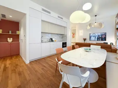 Cuisine ou kitchenette dans l'établissement Montmartre Chic Luxury 3BR 8Pax Clim