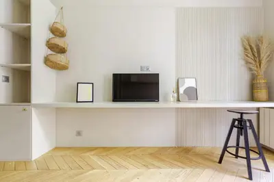 Télévision ou salle de divertissement dans l'établissement Passy Chic Studio & Absolute Calm
