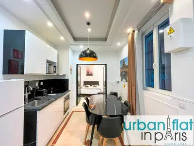 Cuisine ou kitchenette dans l'établissement Urban Flat 80 - Paris Cinema Flat Sebastopol