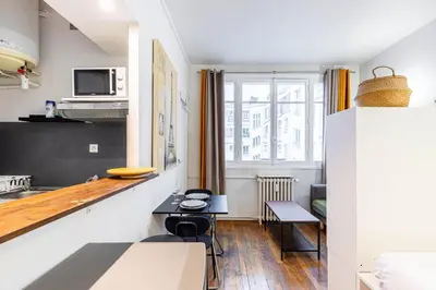 Cuisine ou kitchenette dans l'établissement GuestReady - Cosy studio for 2 - Exhibition Centre