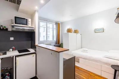 Cuisine ou kitchenette dans l'établissement GuestReady - Cosy studio for 2 - Exhibition Centre