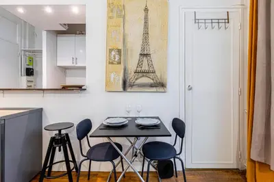 Cuisine ou kitchenette dans l'établissement GuestReady - Cosy studio for 2 - Exhibition Centre