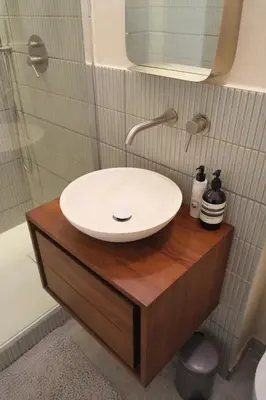 Salle de bains dans l'établissement Elegant two-room apartment with garden, 10 min from La Défense