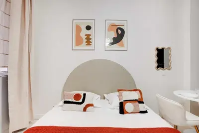Un ou plusieurs lits dans un hébergement de l'établissement Charming Studio 2P Canal Saint-Martin - Republique