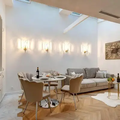 TBS 204 - Prestigious suite near Champs-Élysées