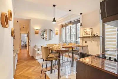 Cuisine ou kitchenette dans l'établissement Elegant Apartment - Montorgueil - Le Marais