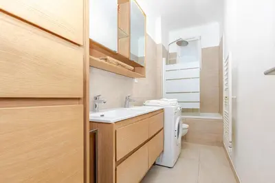Salle de bains dans l'établissement T2 Paris 19ème Buttes Chaumont - II
