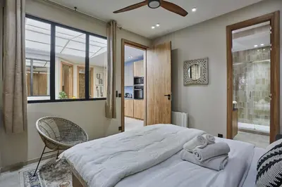 Un ou plusieurs lits dans un hébergement de l'établissement Exceptional 4BDR 10P apartment near Montmartre