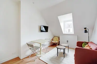 Télévision ou salle de divertissement dans l'établissement Comfortable and modern 2P studio - 16th Paris