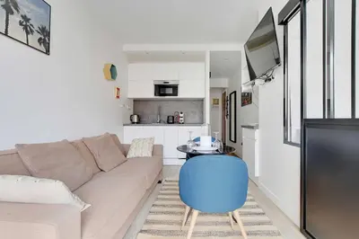 Télévision ou salle de divertissement dans l'établissement Charming apartment - 2P - Trocadéro