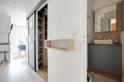 Cuisine ou kitchenette dans l'établissement Charming apartment - 2P - Trocadéro