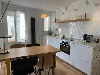 Cuisine ou kitchenette dans l'établissement Cozy MONTMARTRE