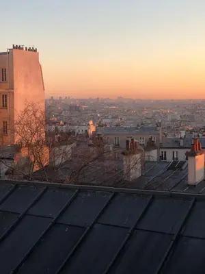 Vue générale sur Paris ou vue de la ville depuis l'appartement