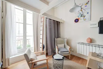 Coin salon dans l'établissement Charming Studio - 2P - Sentier Montorgueil