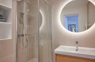 Salle de bains dans l'établissement Modern Apartement 1BR 2P - Abbesses