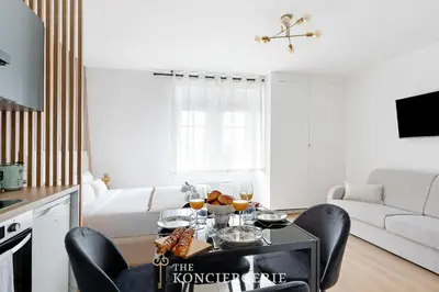 Coin salon dans l'établissement Studio d'Architecte Haut de Gamme - Elegance et Confort - Paris