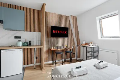 Cuisine ou kitchenette dans l'établissement Studio Chic et Cosy - Boulevard Kellermann