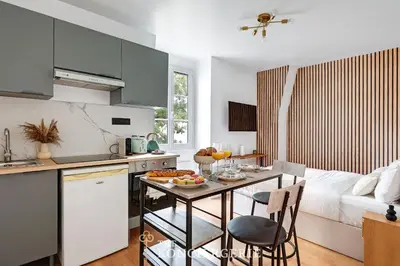 Cuisine ou kitchenette dans l'établissement Studio Elegant Redecore - Confort et Calme a Paris