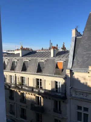 Vue générale sur Paris ou vue de la ville depuis l'appartement