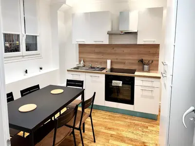 Cuisine ou kitchenette dans l'établissement Appartement Chic Paris 16, Proche Tour Eiffel