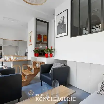 Residence d'Exception Renovee par Architecte - Paris 10