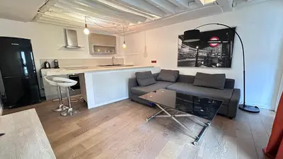 Cuisine ou kitchenette dans l'établissement Bright 1-Bedroom in the Heart of the Marais