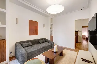 Télévision ou salle de divertissement dans l'établissement Charming flat -2P- Montmartre