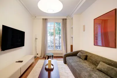Télévision ou salle de divertissement dans l'établissement Charming flat -2P- Montmartre
