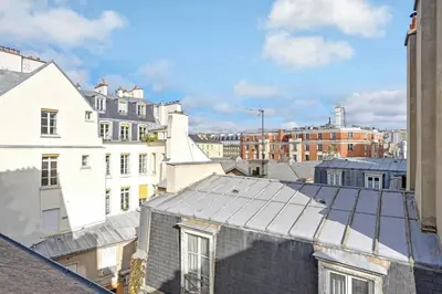 Vue générale sur Paris ou vue de la ville depuis l'appartement