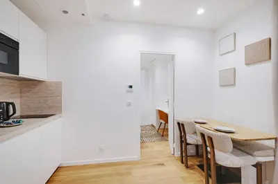 Cuisine ou kitchenette dans l'établissement Modern apprt 1BR 4P - Paris 2nd