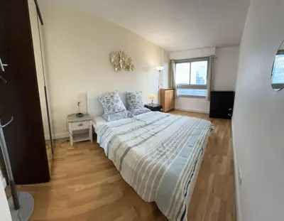 Un ou plusieurs lits dans un hébergement de l'établissement 5 min walk to metro, 2 bedrooms, la défense, parking