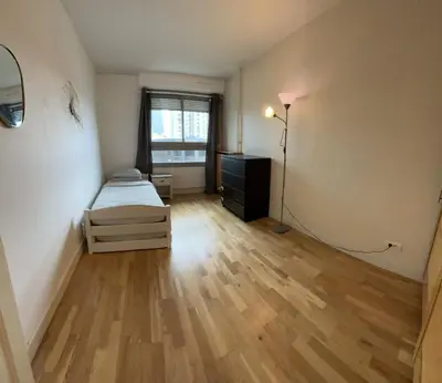 Un ou plusieurs lits dans un hébergement de l'établissement 5 min walk to metro, 2 bedrooms, la défense, parking