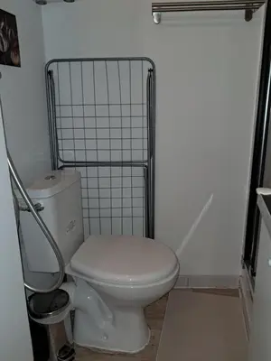 Salle de bains dans l'établissement Charmant Nice apartment in central Paris location !