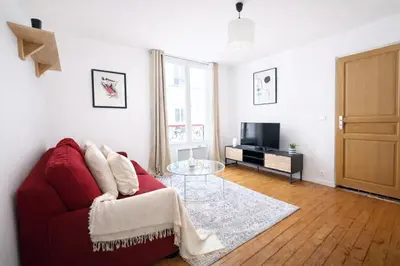Télévision ou salle de divertissement dans l'établissement Cozy Appartement 1 Chambre au 12ᵉ Arrondissement