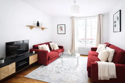 Télévision ou salle de divertissement dans l'établissement Cozy Appartement 1 Chambre au 12ᵉ Arrondissement