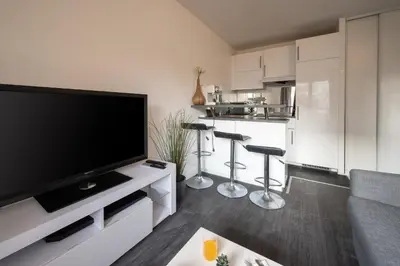 Cuisine ou kitchenette dans l'établissement T1bis avec balcon à Boulogne - Welkeys