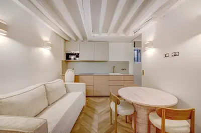 Cuisine ou kitchenette dans l'établissement Marais studio in city center