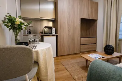 Cuisine ou kitchenette dans l'établissement Studio de charme Republique