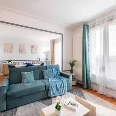 Elegant Haussmannian-style apt in Paris I Balcony and City Views