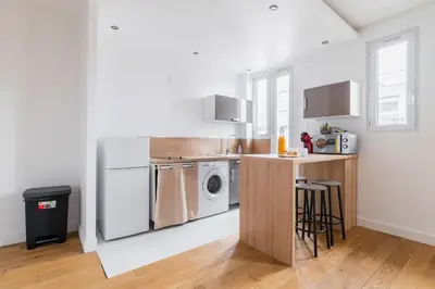 Cuisine ou kitchenette dans l'établissement Appartement 60m2 Bien Amenage- Paris 12 - 4p