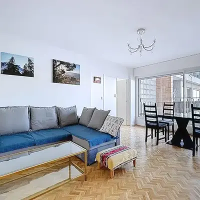 Bright family apartment near Nation